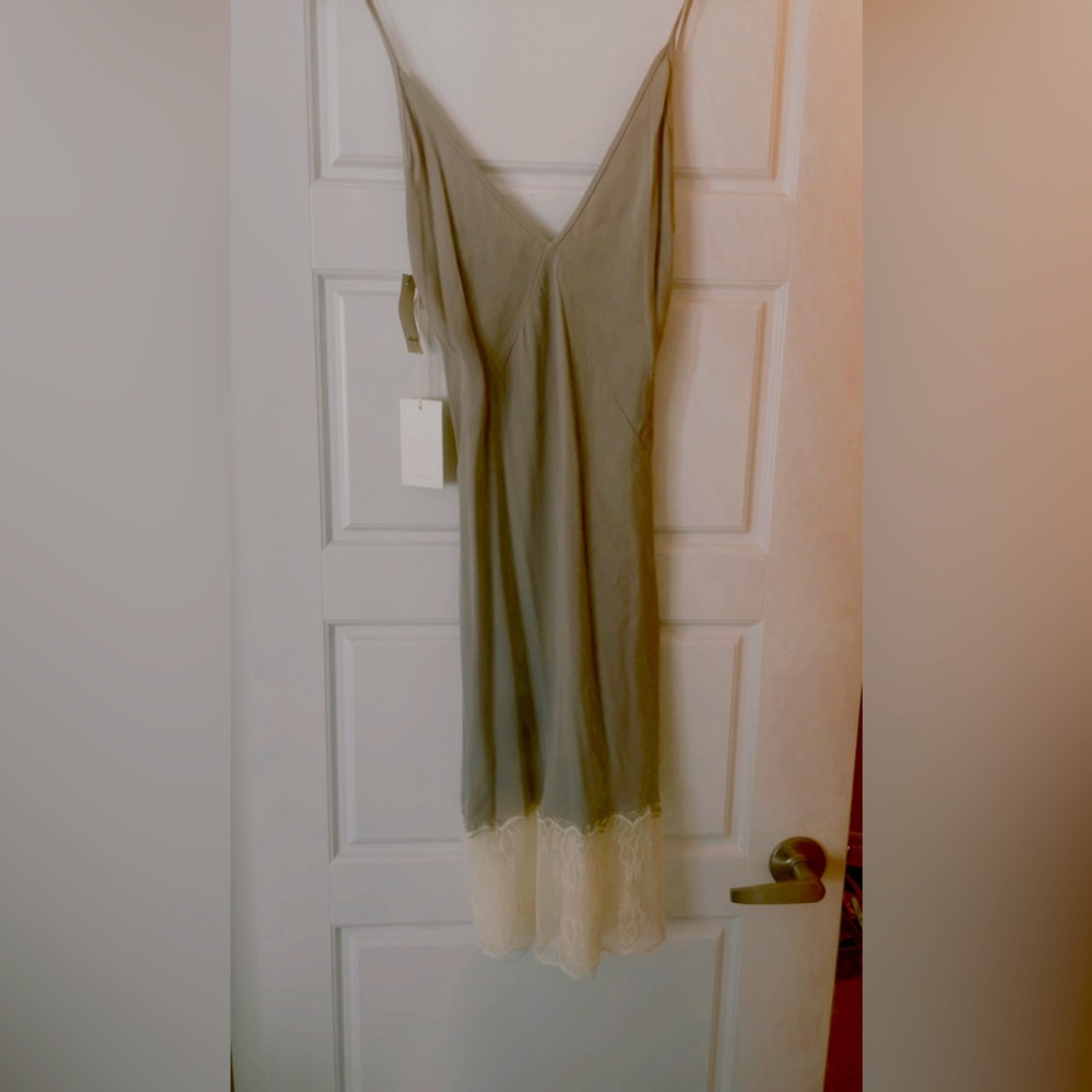 Wilfred Moulin dress